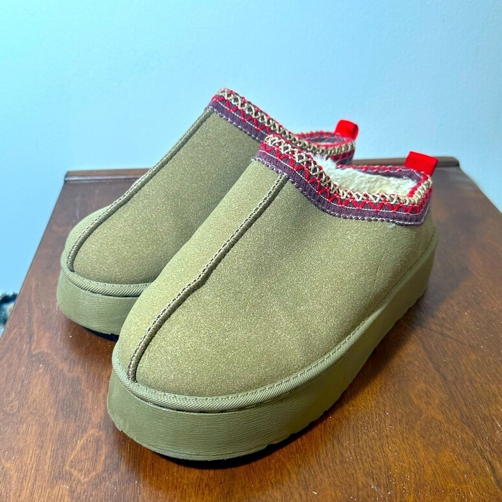Tan Slip-On Platform Shoes with Red Trim
